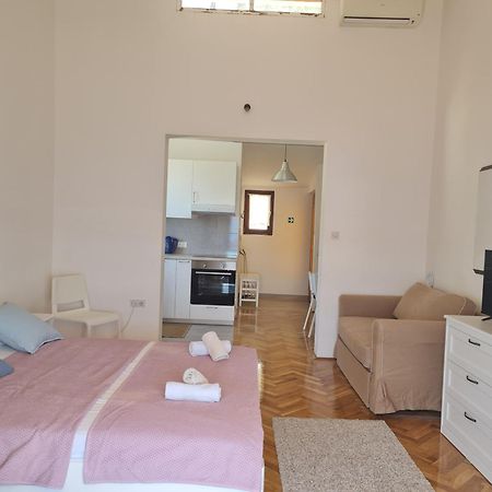 Apartments Apartmani Pintar 미미체 외부 사진